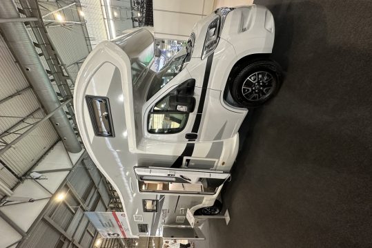 TudelaCaravaning Autocaravana Glamys 320 exterior delante IMG_8670