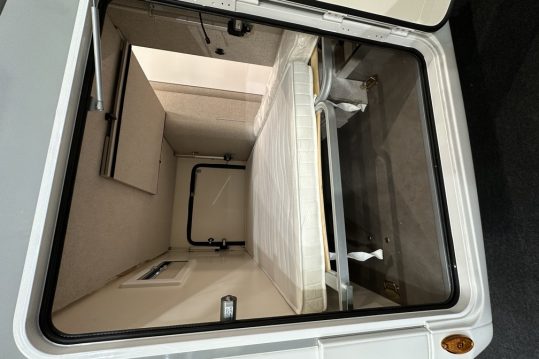 TudelaCaravaning Autocaravana Glamys 320 interior maletero IMG_8670